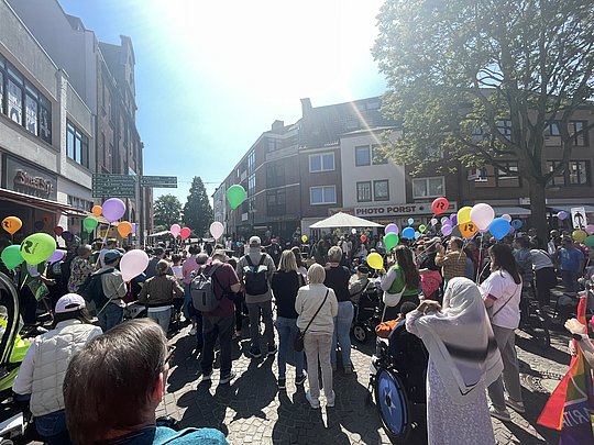 Menschen auf dem Koekkoekplatz