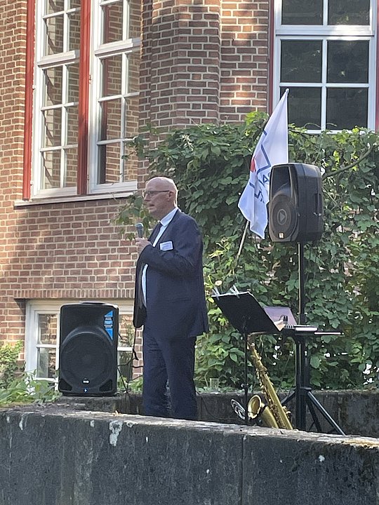 Der Landrat Christoph Gerwers spricht 