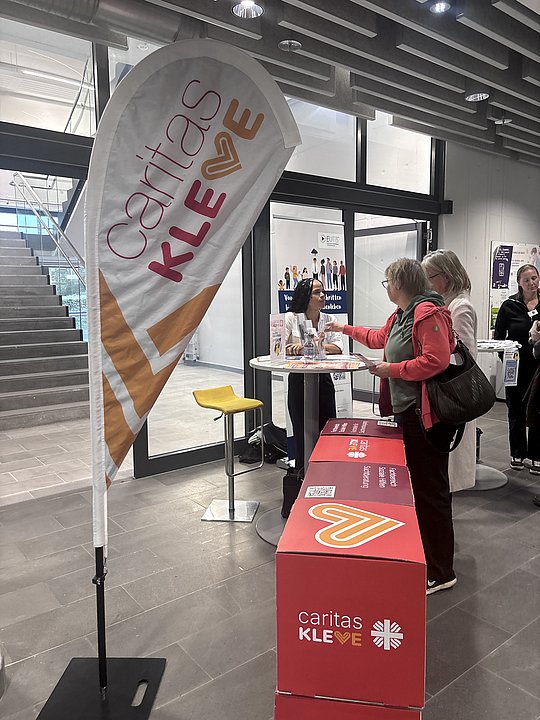 Infostand der Caritas